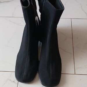 GORE-TEX Black Ankle Boots for Women